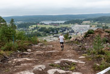 Viulunsoittaja kalliolla